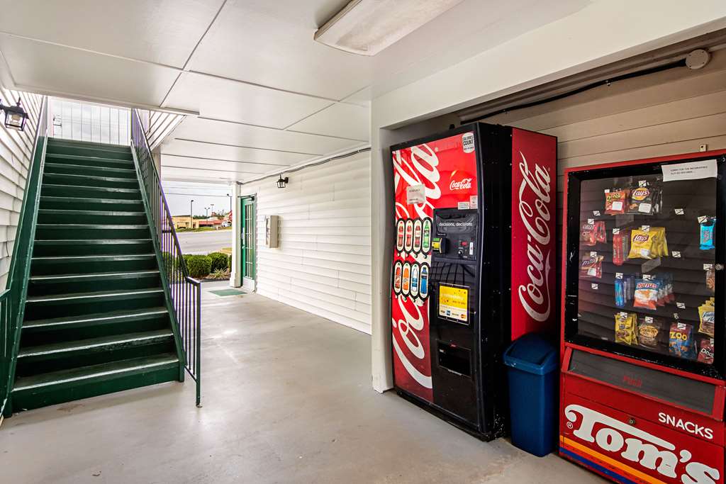 Quality Inn Thomaston - photo 29