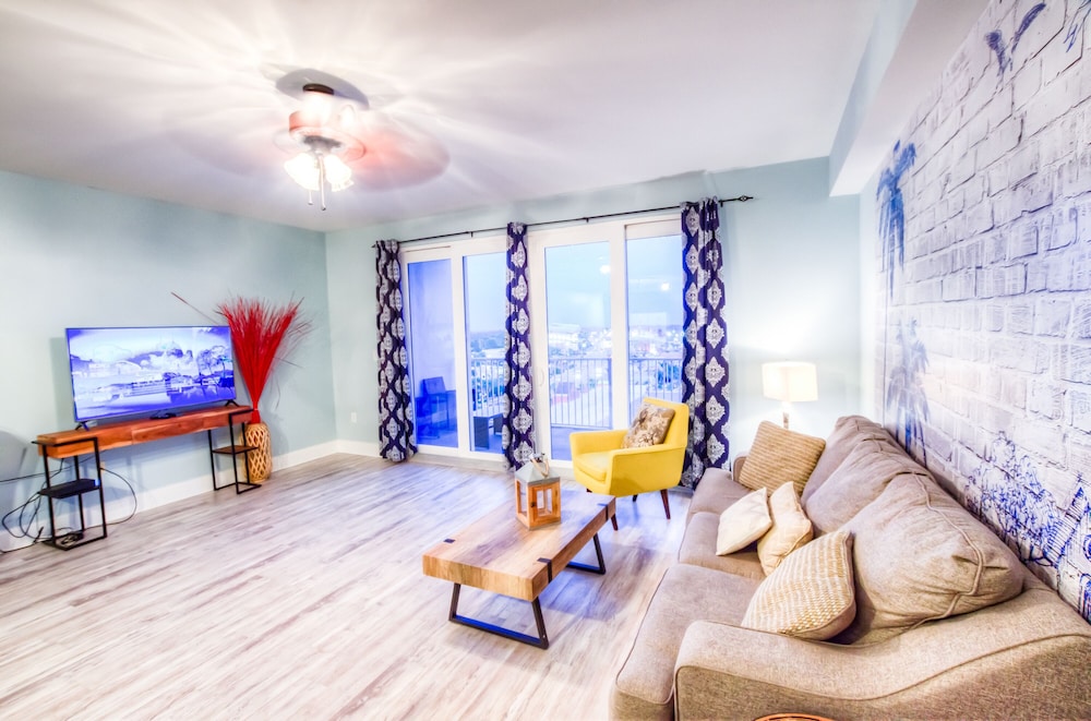 Laketown Wharf Resort by Aneliya's Rentals - photo 407