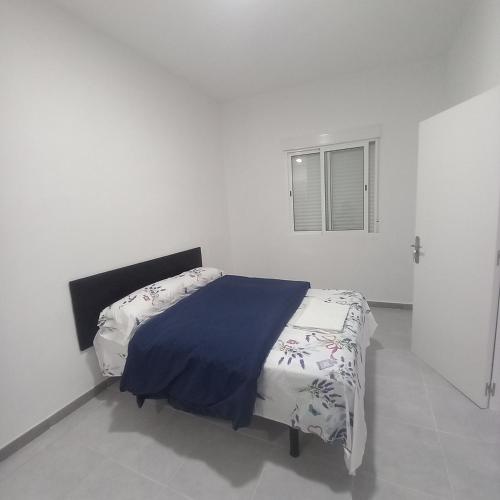 Emma Lovely Room with private Bathroom in Alicante, Spain