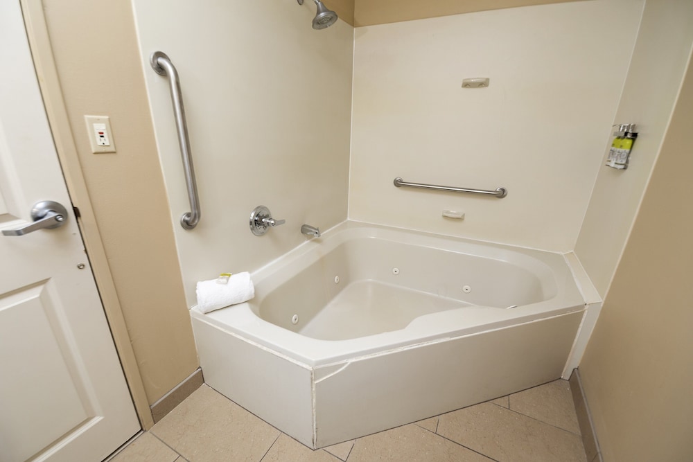 Holiday Inn Express Bloomington West by IHG - photo 8