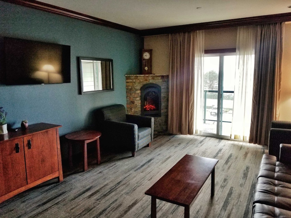 Lucky 7 Casino & Hotel Howonquet Lodge - photo 25
