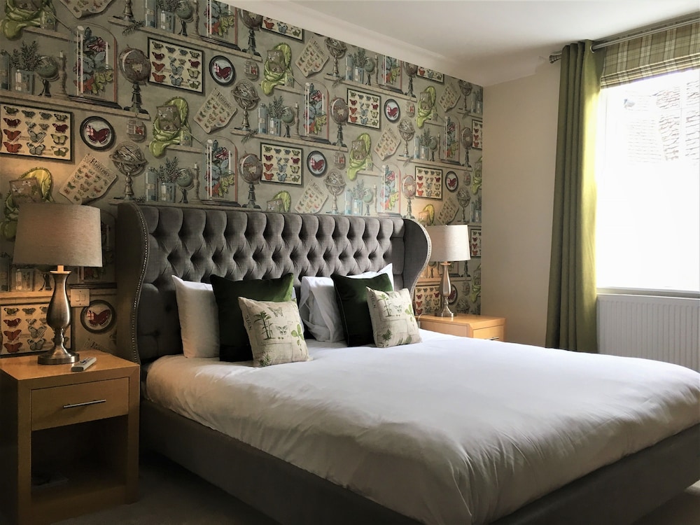 The Highworth Hotel — Swindon