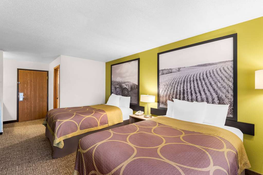 Super 8 by Wyndham Oelwein - photo 17