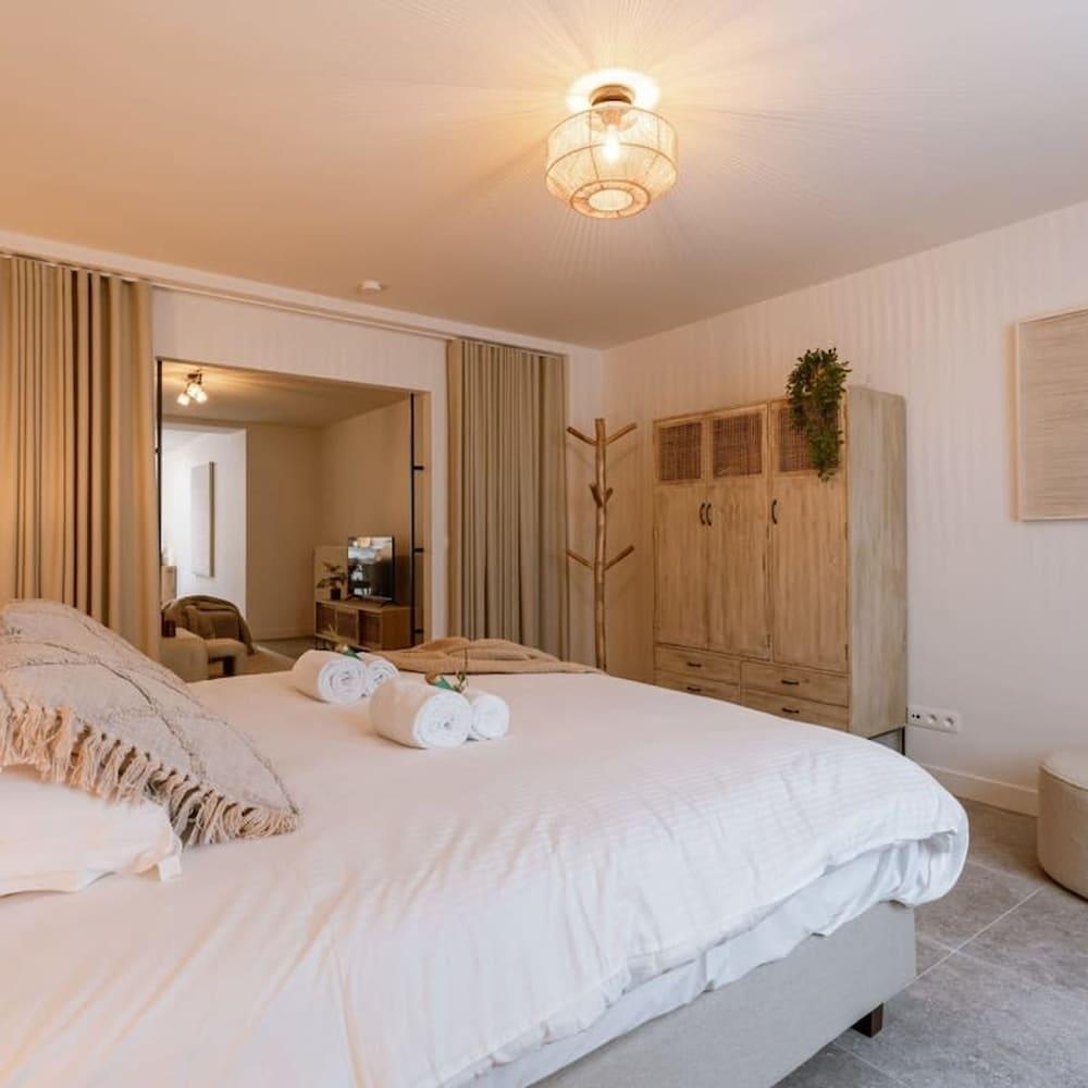 Cosy Bohemian Decorated Apartment With Terrace — 4-Star Luxury Hotel in Ostend, Belgium
