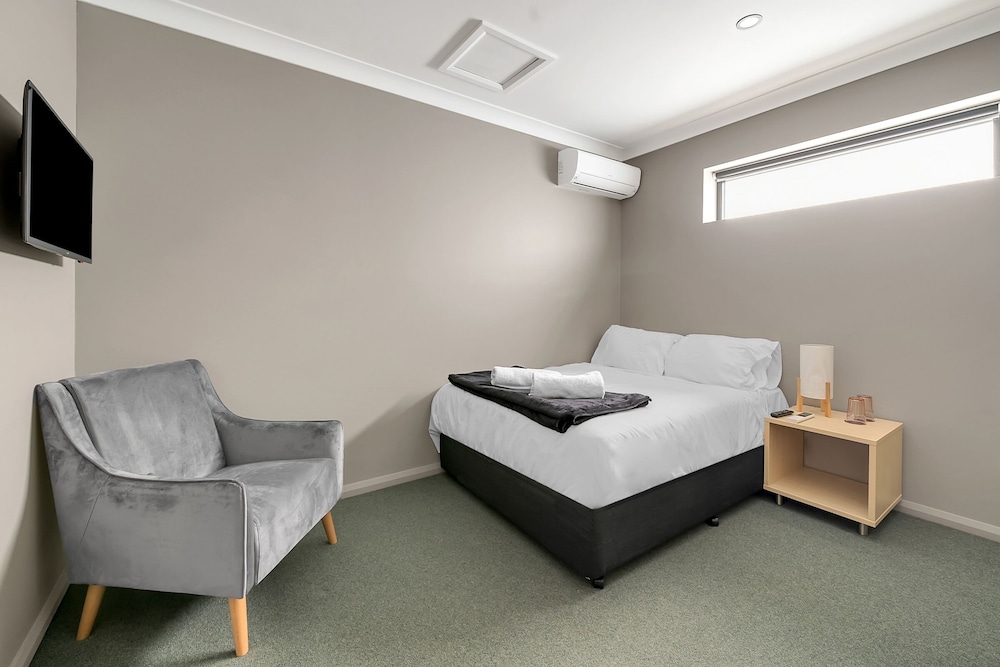Illinois Hotel - carbon neutral hotel in Five Dock