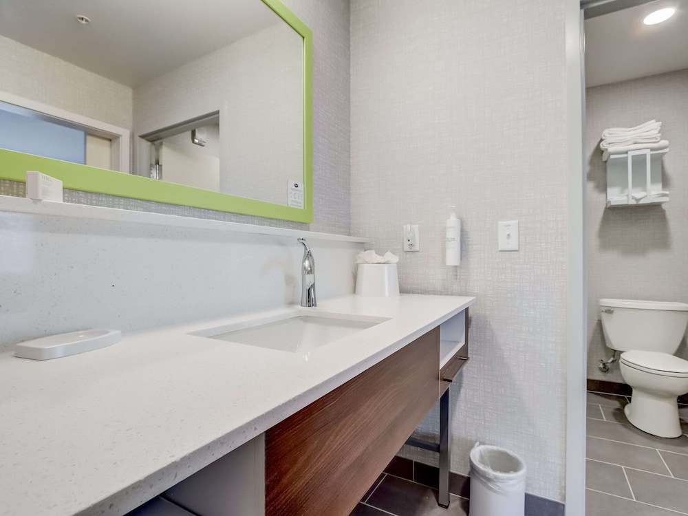 Hampton Inn and Suites by Hilton Cincinnati Midtown Rookwood - photo 38