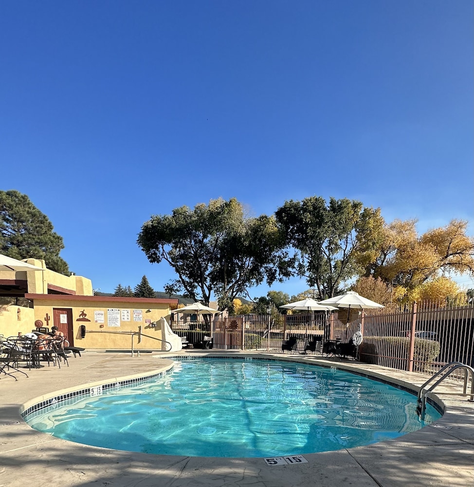 El Pueblo Lodge - photo 22