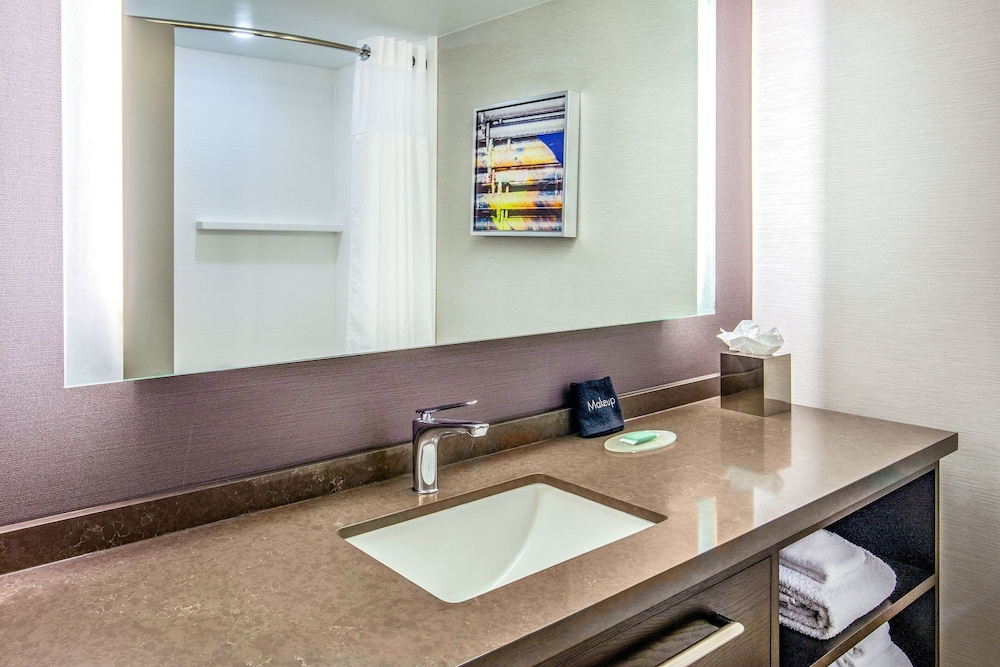 Courtyard by Marriott Boston Billerica Bedford - photo 12
