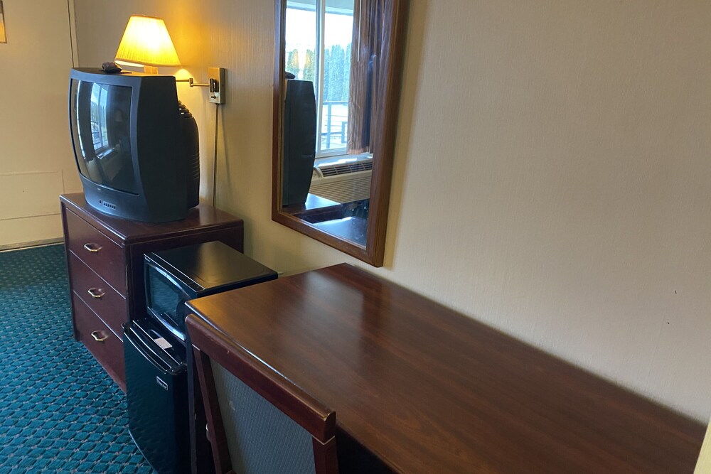 Rain Tree Inn - photo 12