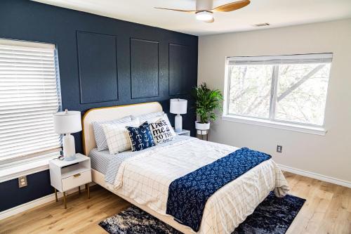 Lakeview Haven Nature’s Retreat with Serene Views in Lago Vista, United States