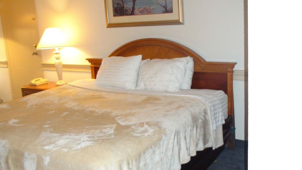 Armstrong Inn and Suites - photo 19
