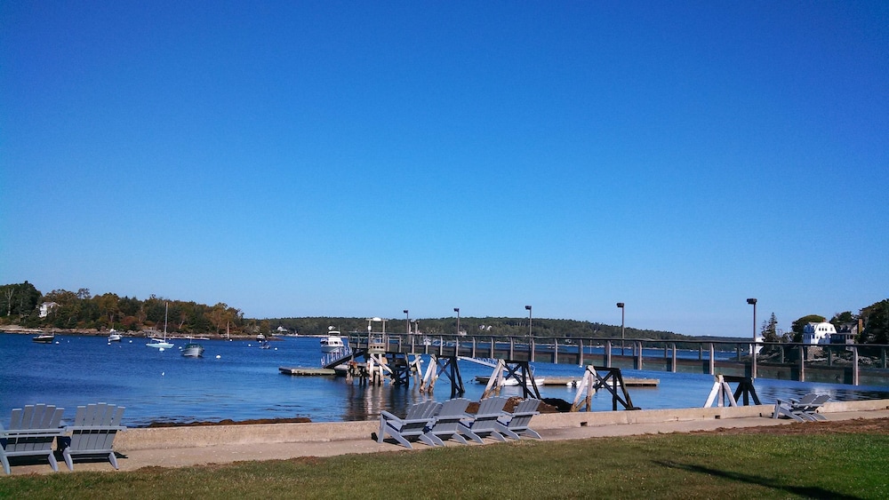Bluebird Ocean Point Inn - photo 82
