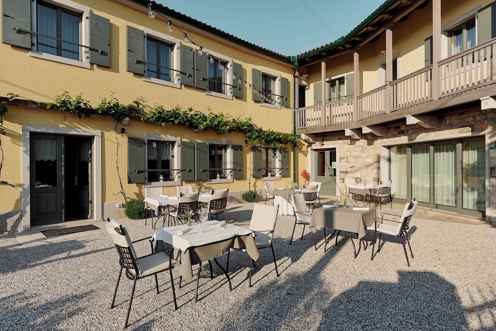 Hisa Krasna in Sezana, Slovenia