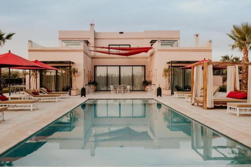 Luxury 5 Suite Villa with Heated Pool Steam Room & Games — 4-Star Luxury Hotel in Marrakesh, Morocco