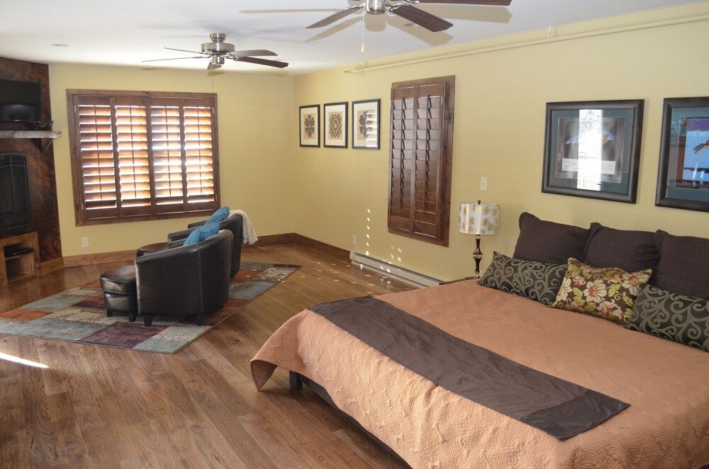 Torchlight Inn - photo 17