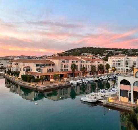Sete Climatise 200 M Plage Parking - last minute hotel in Sete