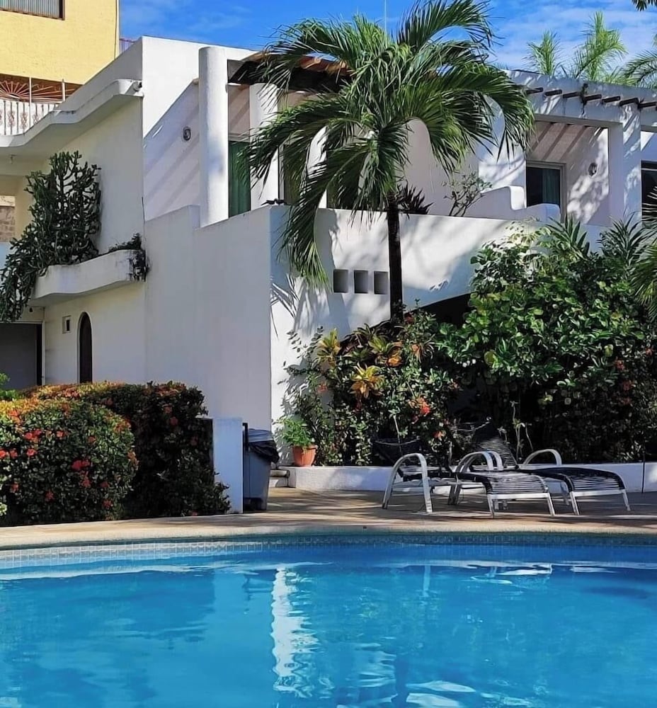 Bungalows Adelamar in Ixtapa-Zihuatanejo, Mexico