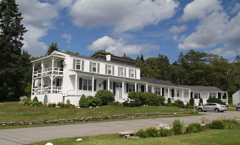 Bluebird Ocean Point Inn - photo 40
