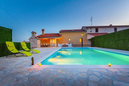 House Istrian Rose by IstriaLux — 4-Star Luxury Hotel in Svetvincenat, Croatia