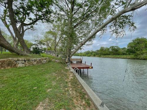 The Farm House — 4-Star Luxury Hotel in New Braunfels, United States