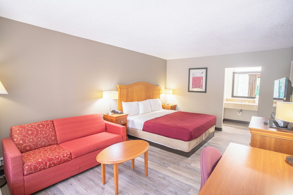 OYO Hotel Greensboro East I 40 - photo 20