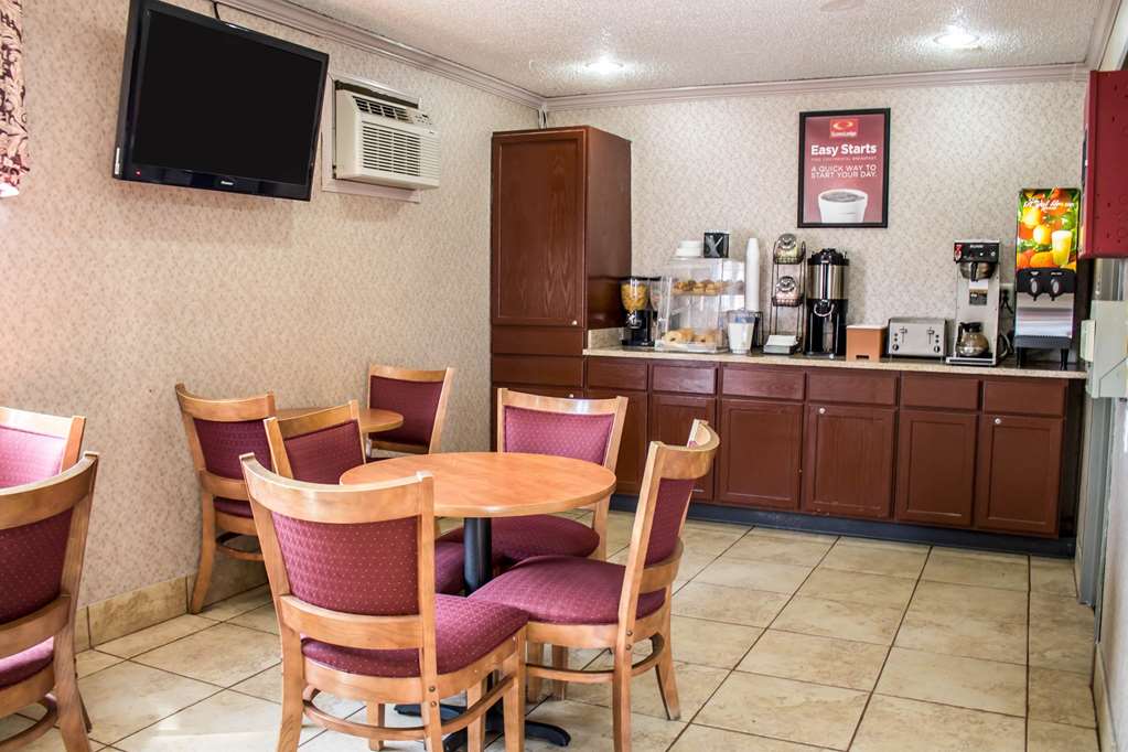 Econo Lodge Akron Copley Northwest - photo 33