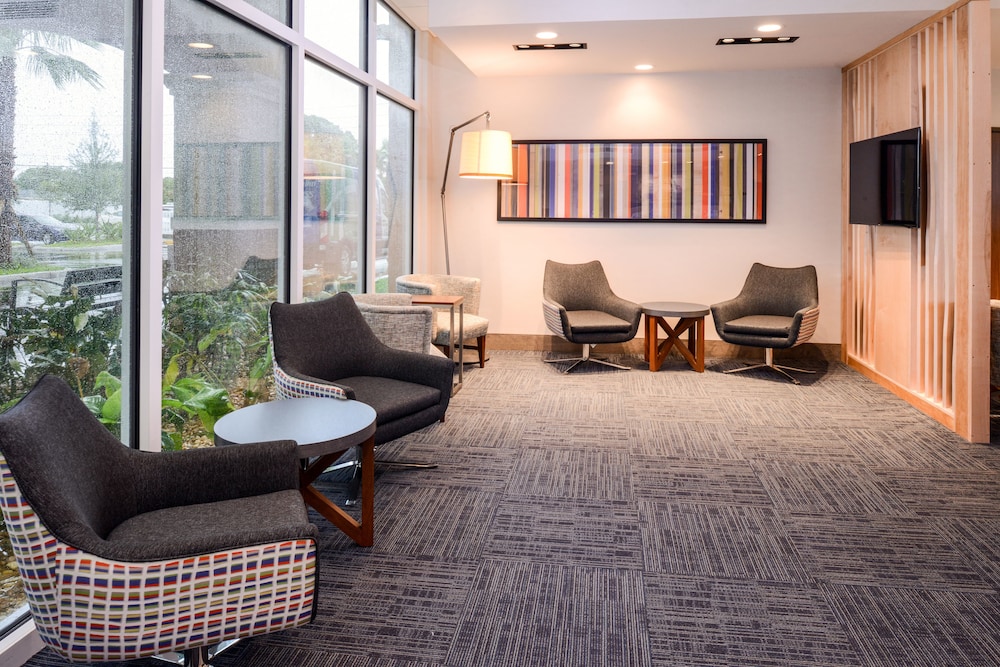 Holiday Inn Express & Suites St. Petersburg Madeira Beach by IHG - photo 58