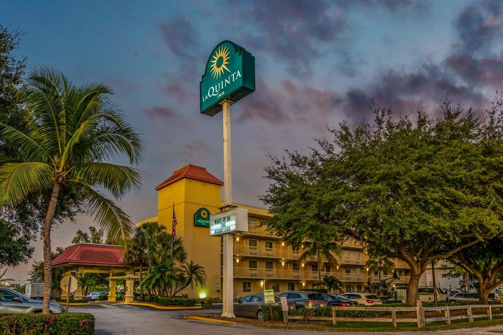 La Quinta Inn by Wyndham West Palm Beach Florida Turnpike - photo 9