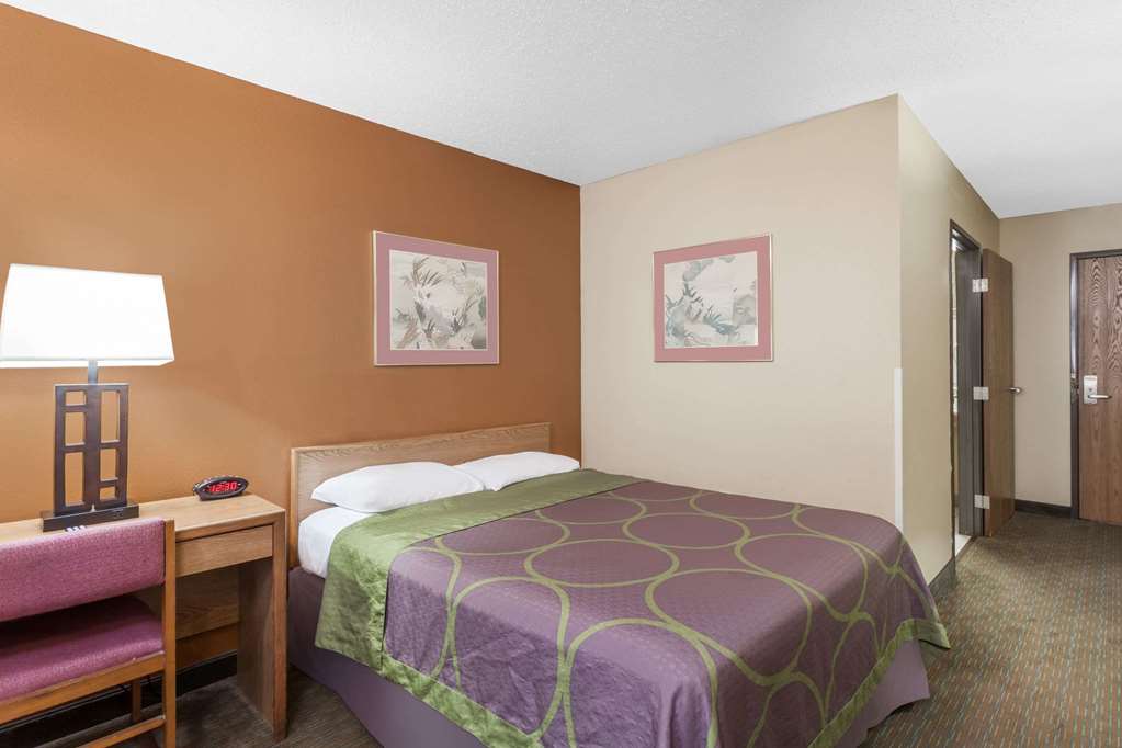 Super 8 By Wyndham Charlotte Amusement Park Area - photo 6