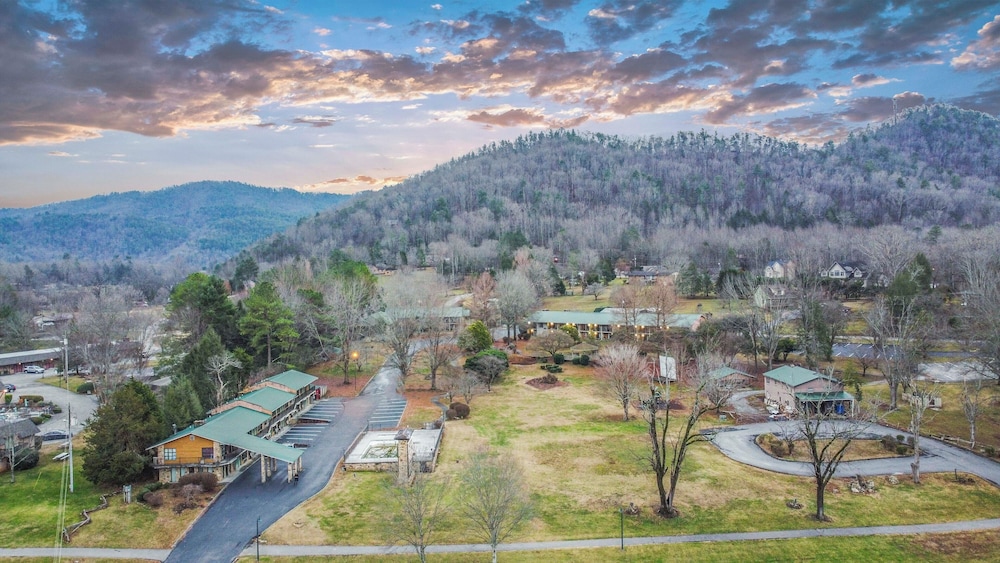 Tremont Lodge & Resort - photo 243