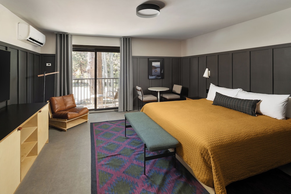 The Coachman Hotel - photo 32