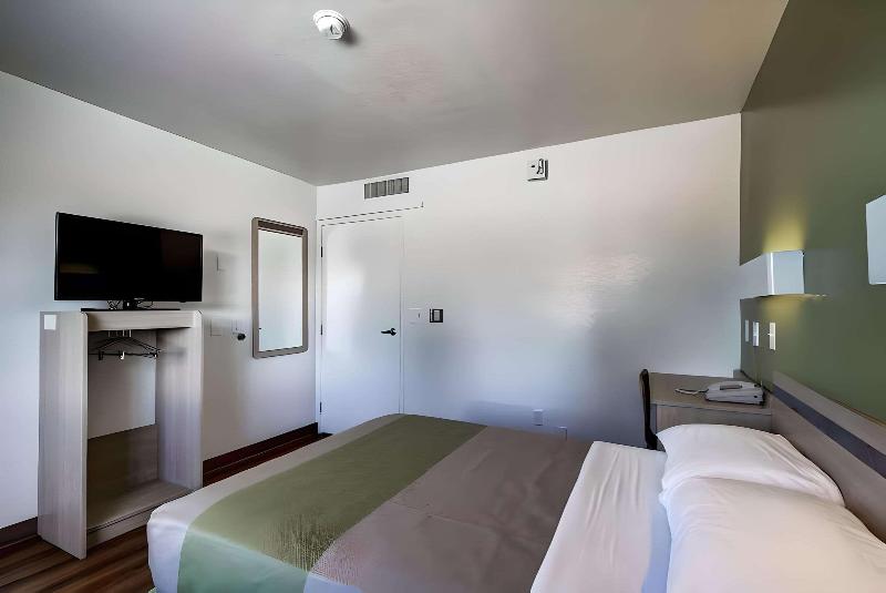 Econo Lodge Midvale UT - photo 12