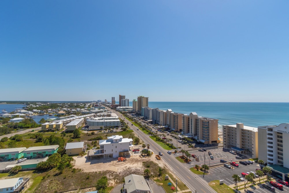Crystal Tower Comfort Condos by Hosteeva - photo 129