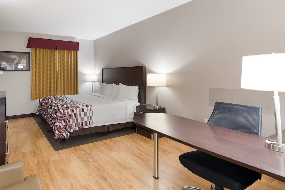 Red Roof Inn & Suites Columbus West Broad - photo 11