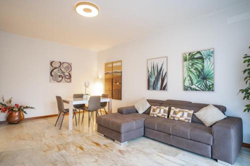 Lecco Isola Top Apartment near Viscontea Island — 4-Star Luxury Hotel in Lecco, Italy