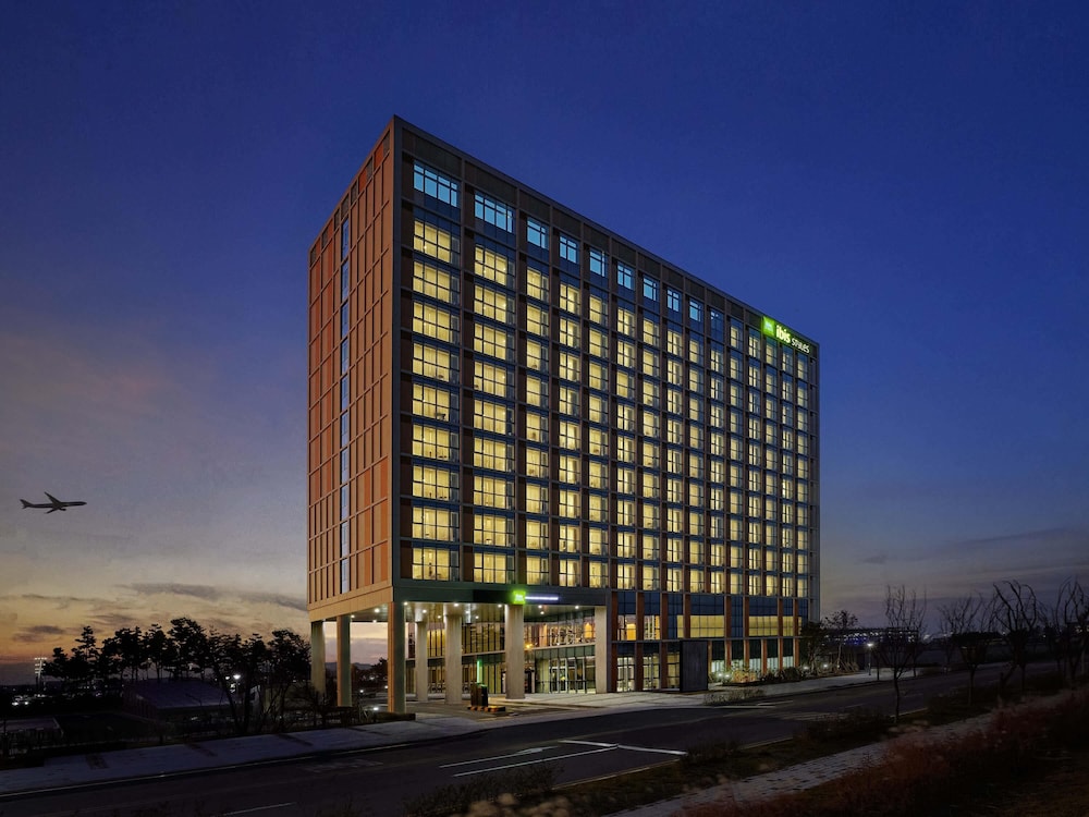 ibis Styles Ambassador Incheon Airport in Incheon, South Korea