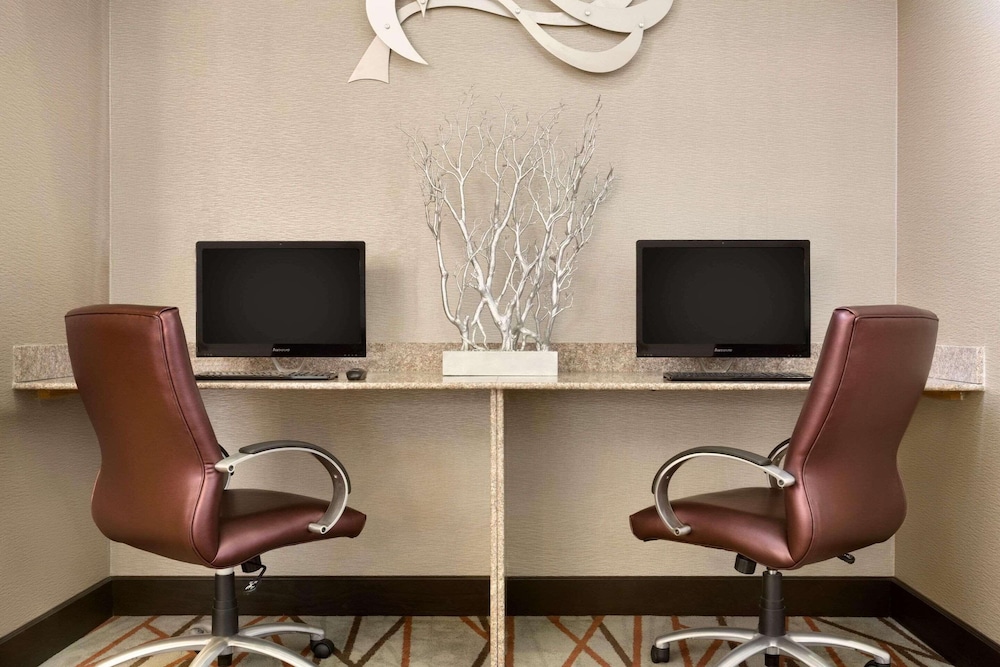 Radisson Hotel Akron Fairlawn - photo 26