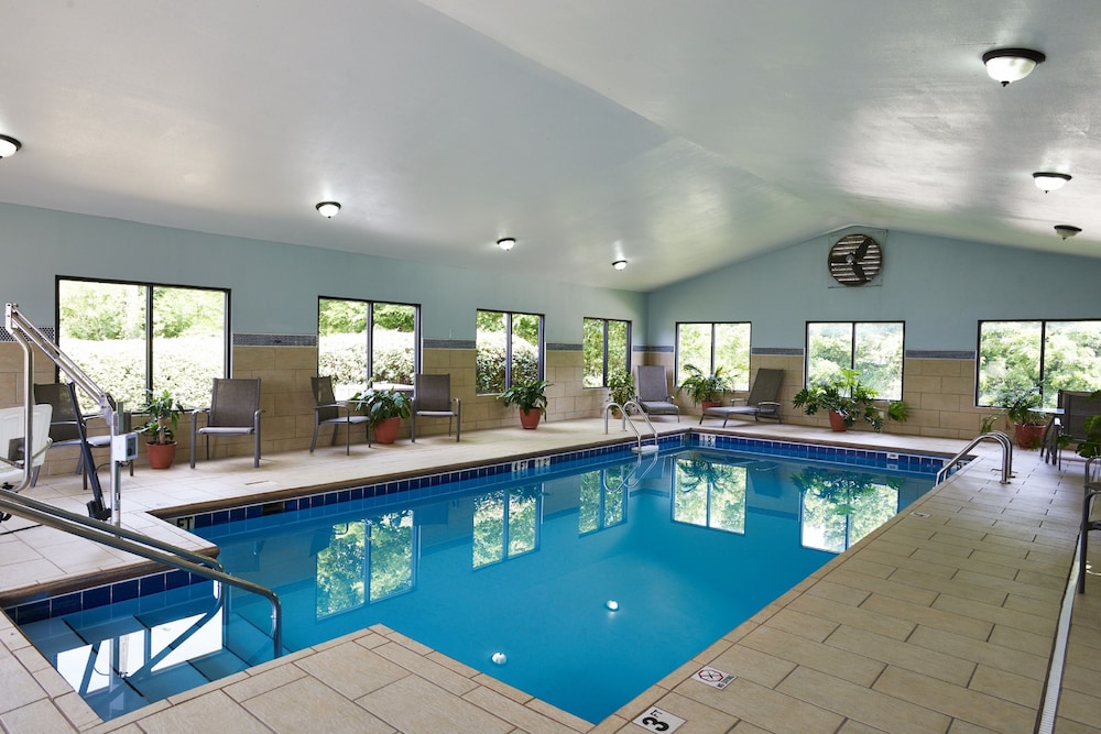 Holiday Inn Express & Suites Birmingham South Pelham by IHG - photo 18