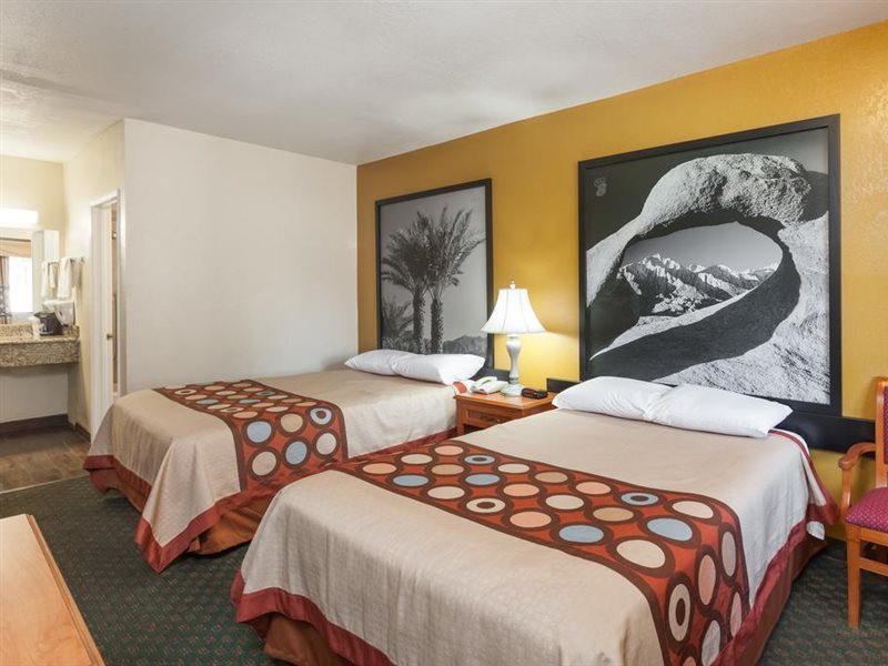 Super 8 by Wyndham Bakersfield South CA - photo 7