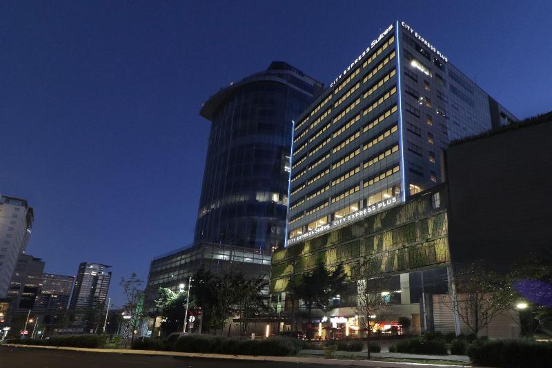 City Express Suites by Marriott Ciudad de México Santa Fe — 4-Star Luxury Hotel in Mexico City, Mexico