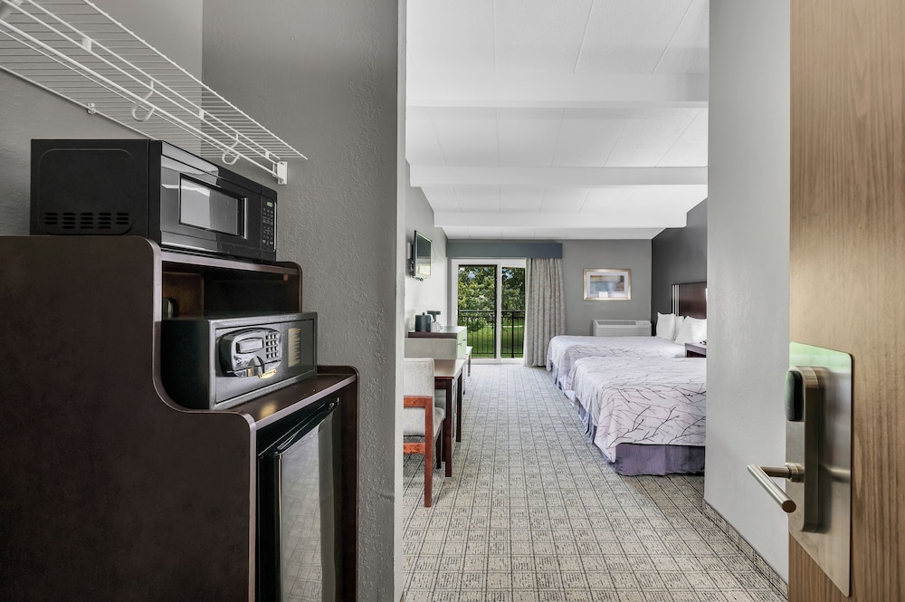 Eastlake Suites Hotel & Conference Center By OYO Urbana - photo 37