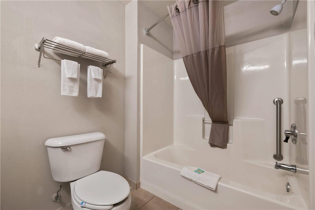 Rodeway Inn & Suites Tomahawk - photo 20