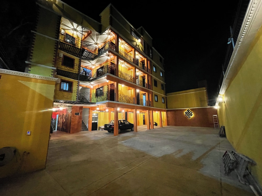 Suites Ejecutivas Alcanfores — hotel in Tepotzotlan