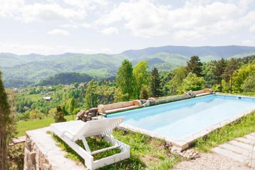 Top House — 4-Star Luxury Hotel in Yaremche, Ukraine