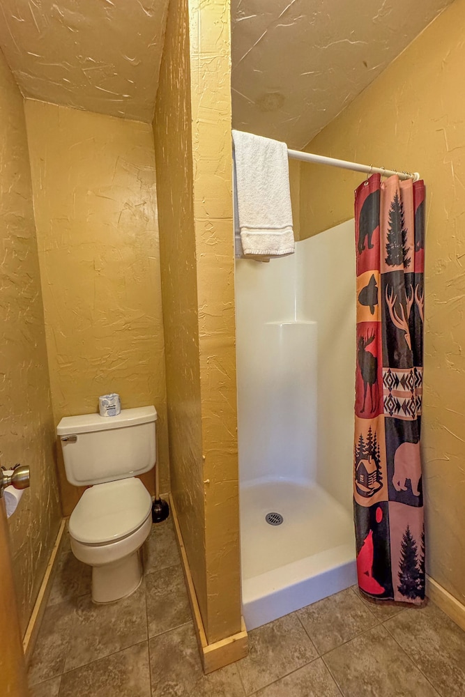 Chinook Winds Motel - photo 128