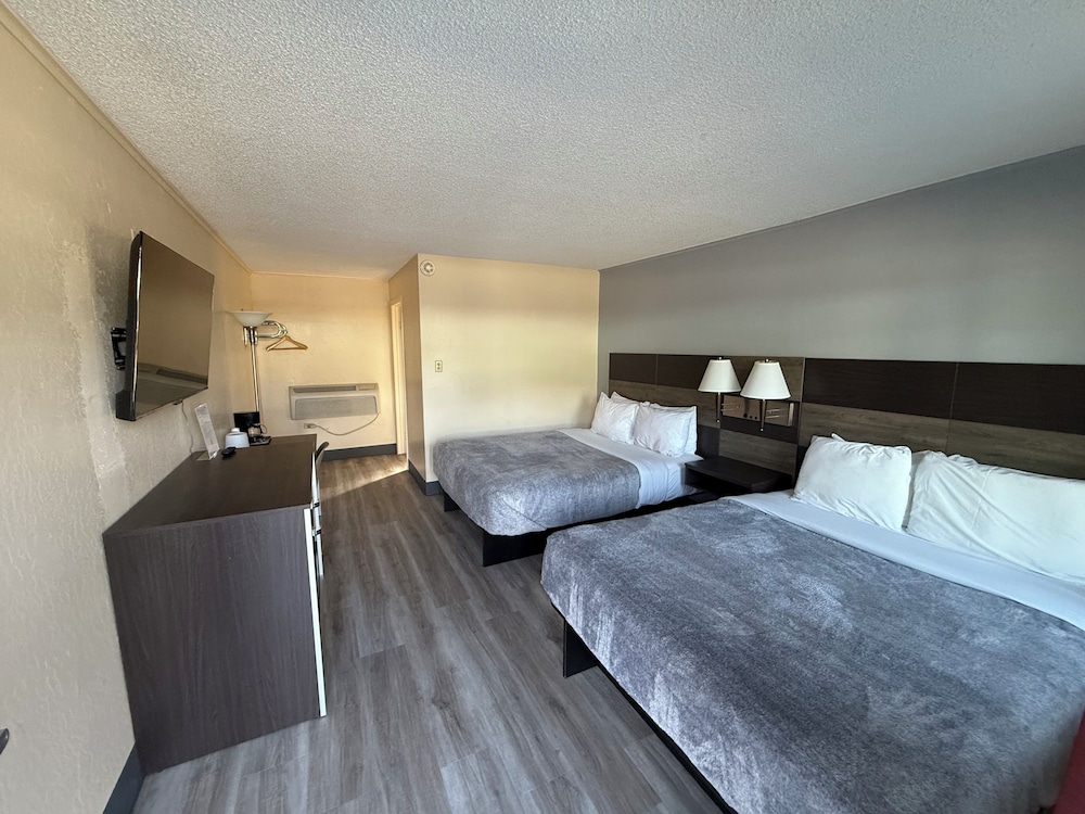 Pine Needles Inn - photo 10