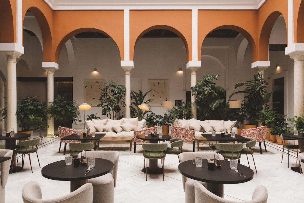 Hotel Boutique Palacio Pinello — 4-Star Luxury Hotel in Sevilla, Spain