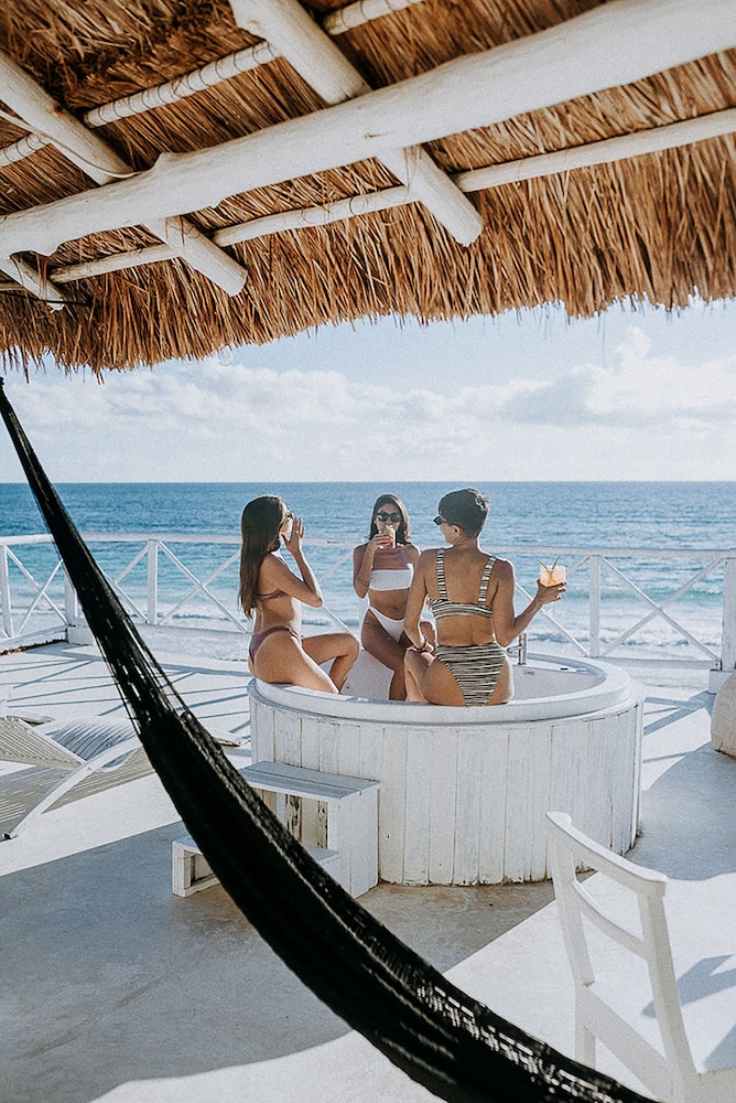 Private spa tub