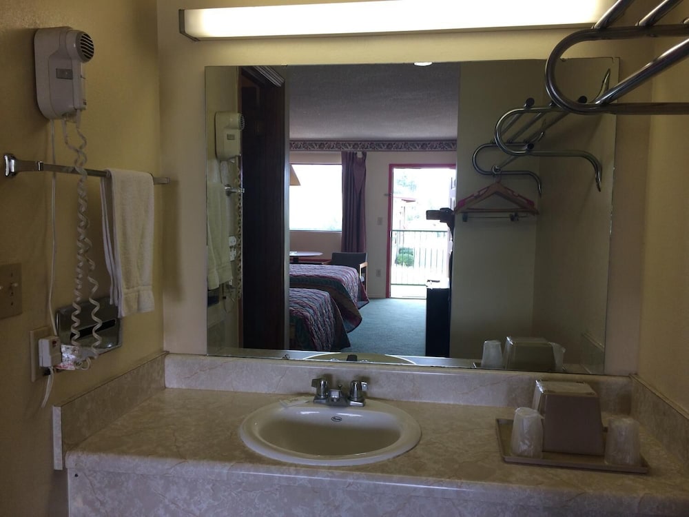 Western Motel of Camilla - photo 21