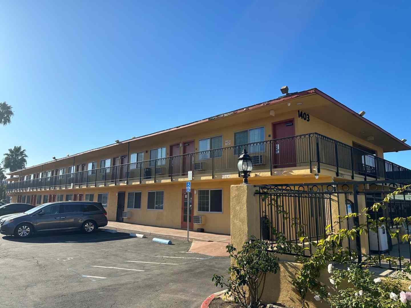 Hotel Avenida Oceanside Camp Pendleton - photo 2